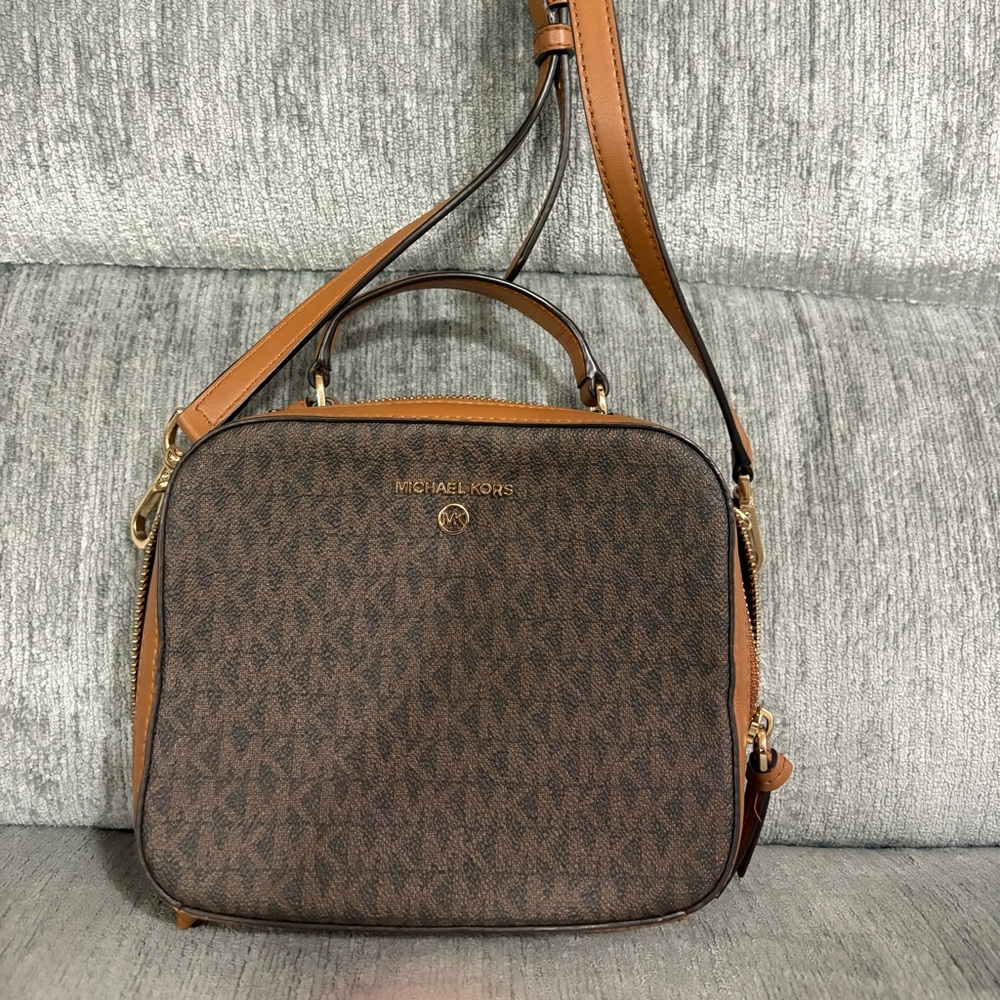 Michael Kors Jet Set Medium Logo Top Handle Leather Crossbody Bag